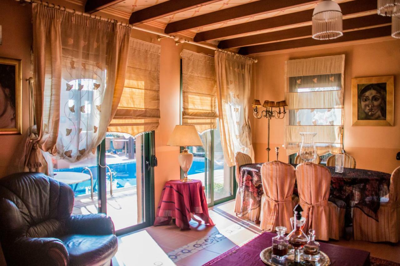 4-Seasons Pool Villa Near Meteora Trikala  Ngoại thất bức ảnh